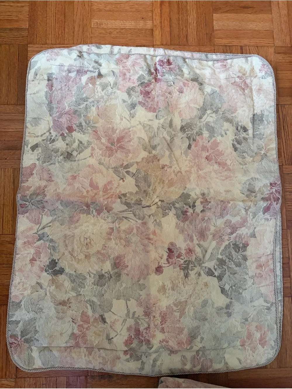 Quilted Jacquard Bedspread Set — 4 Pieces